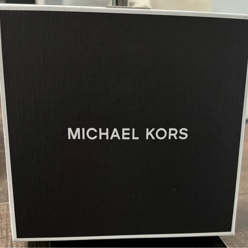 Michael Kors Bright White Keychain and Wallet Set